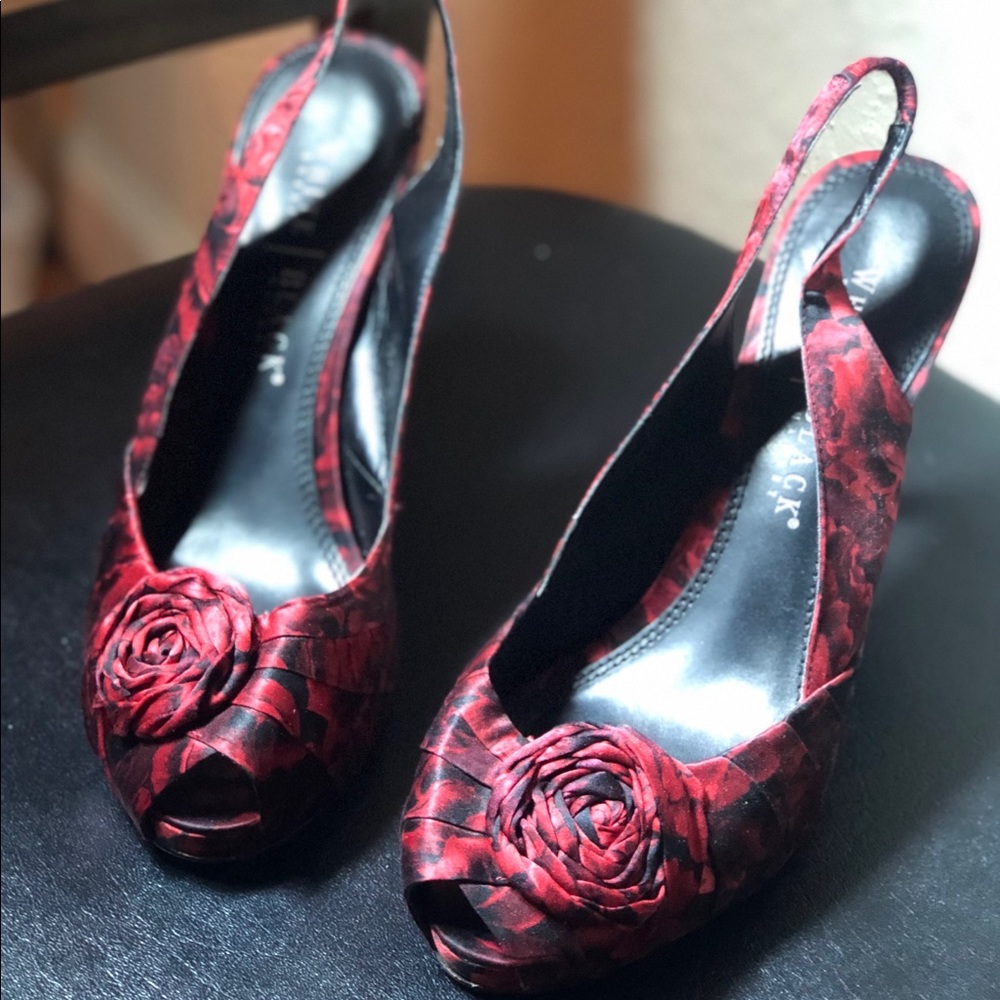 White House Black Market - Bonita Heel - Size 9M